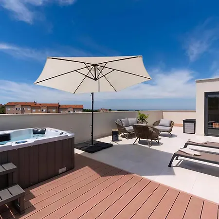 Holiday home Luxurioese Perla Mit Pool Und Jacuzzi *