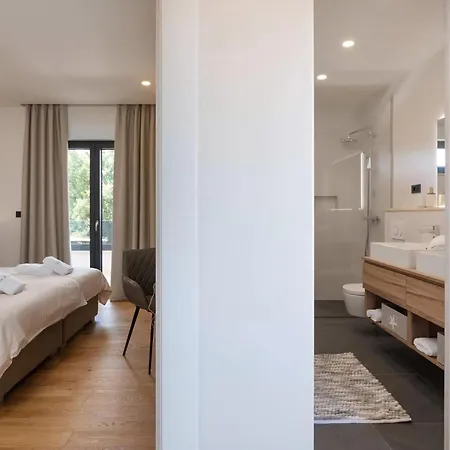 Luxurioese Perla Mit Pool Und Jacuzzi Holiday home Porec